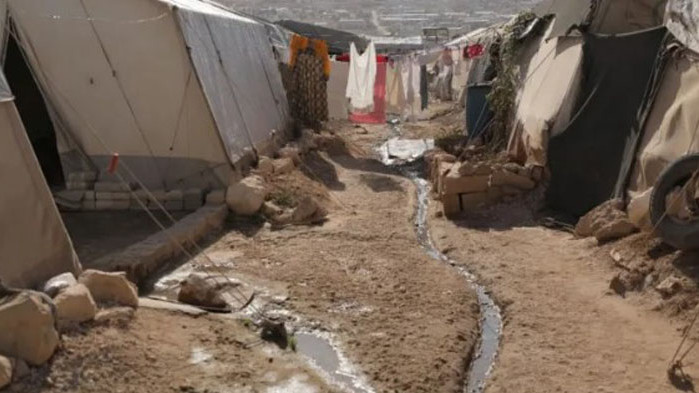 Бедните в Ливан са принудени да пият вода с холера (СНИМКИ)