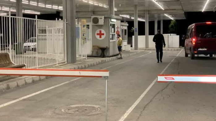 Сръбските гранични власти не допускат два автобуса с българи, тръгнали