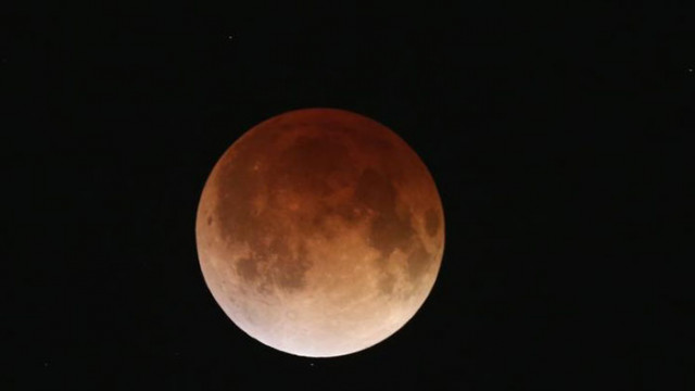 Луната ще се вижда червена във вторник сутрин от Северна