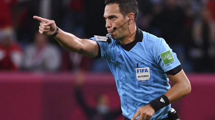 Съдия даде 10 червени картона в Аржентина