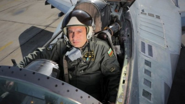 Заместник-командирът по летателна подготовка обвиняем за смъртта на военния пилот Валентин Терзиев