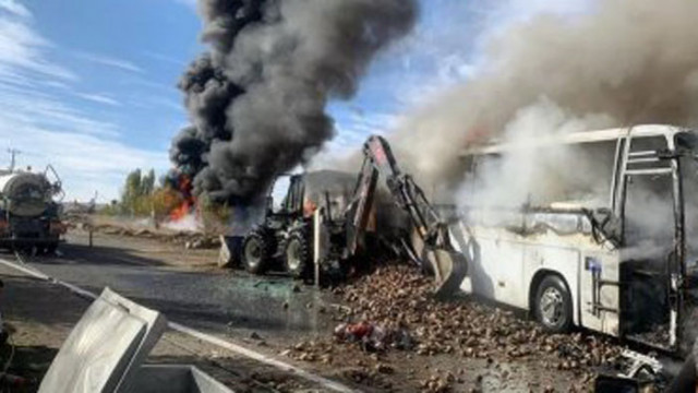 Седем души загинаха при автобусна катастрофа в Турция