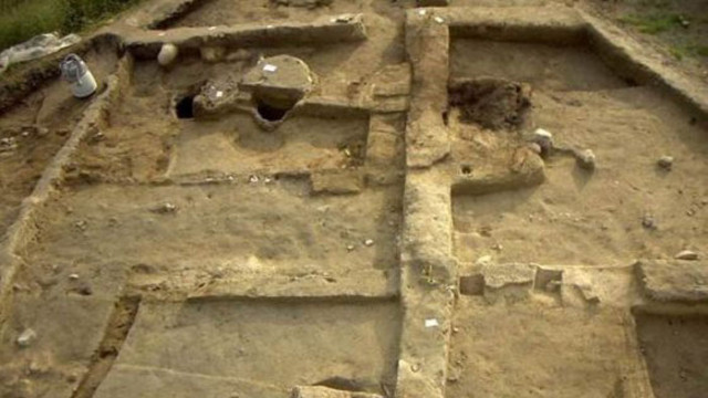 Китайски археолози наскоро откриха руините на градски път датиращ отпреди