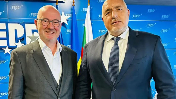 Лидерът на ГЕРБ Бойко Борисов разговаря с новия директор на