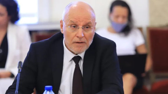 Буря в чаша вода- така Димитър Радев коментира твърденията, че