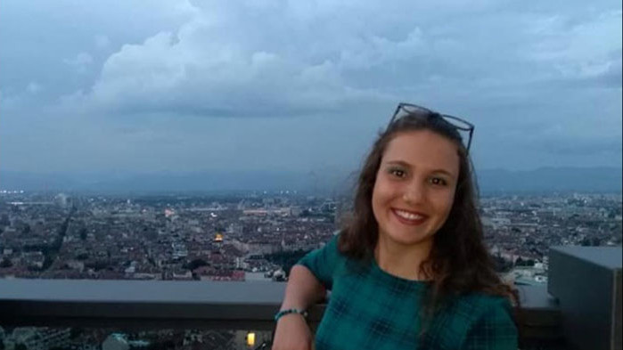 Млад мъж издирва сестра си с пост в социалната мрежа