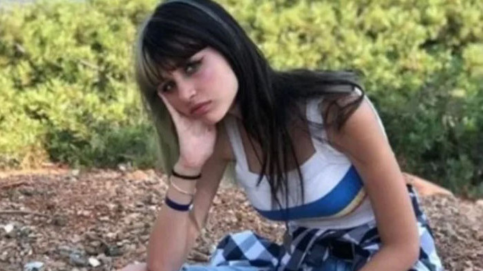 18-годишното момиче Ивет Стайкова, обвинено за убийството на баба си