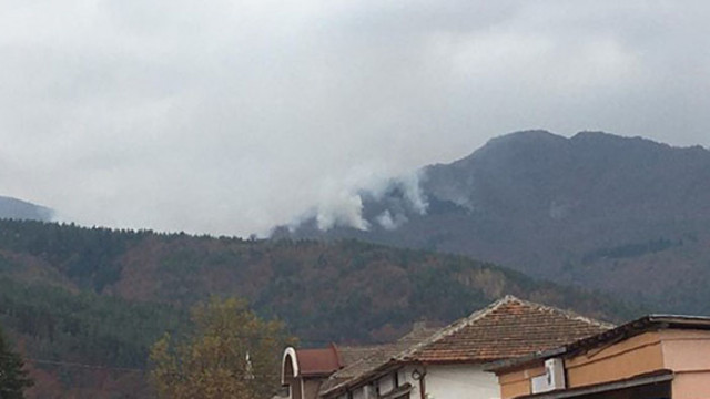 Възникнали са две нови две огнища на пожара по българо гръцката
