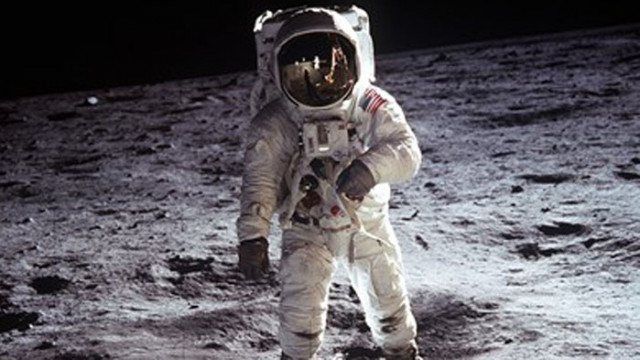 Астронавти проведоха тренировка за космически мисии на Луната на испански остров