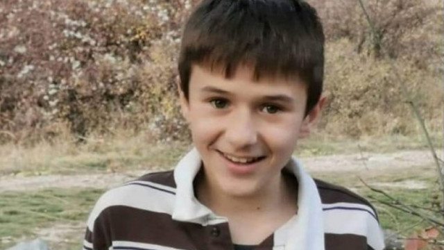 Над 10 часа продължава издирването на 12 годишното момче което изчезна