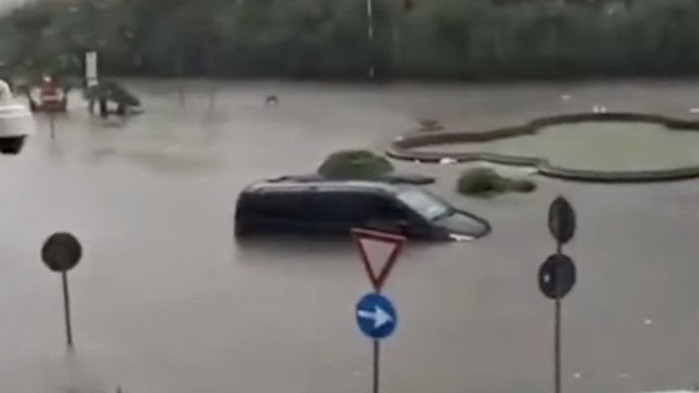 Силни дъждове предизвикаха наводнения в Източна Испания. Засегнат е регионът