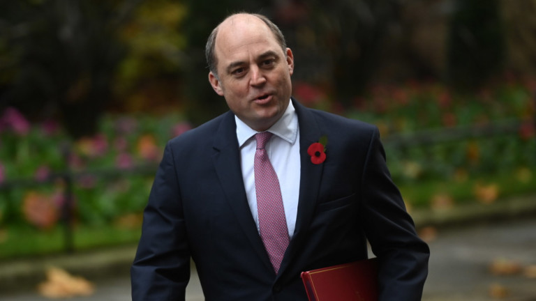 Британският министър на отбраната Бен Уолъс каза, че Русия може