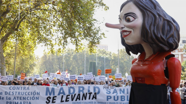 Десетки хиляди испански служители в общественото здравеопазване и техните поддръжници