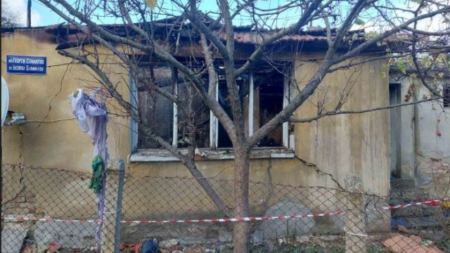 Къща се подпали и изгоря във варненският квартал Аспарухово през