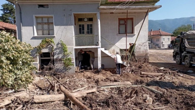 Над два месеца след наводненията в Карловско жителите на пострадалите села все