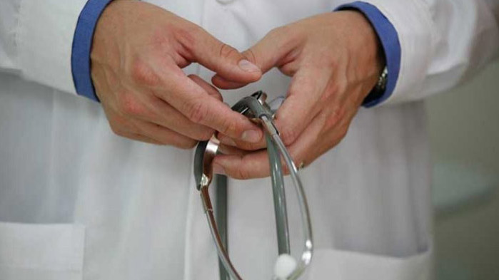 Жена с инфаркт почина в Сандански, след като ѝ изписаха лекарства за настинка