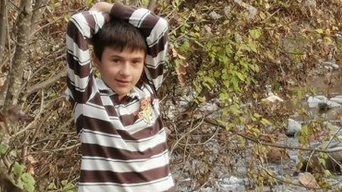 Дете с аутизъм няма да потърси контакт с непознат, дори