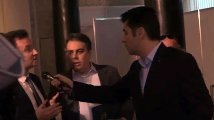 Съпредседателят на ПП първо взе листовете на Жечо Станков, после