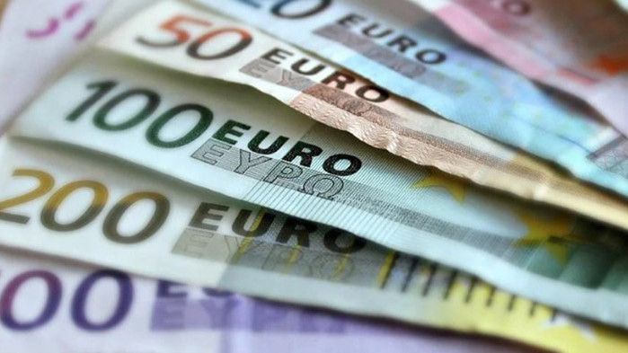 Курсът на еврото отбелязва нов на ръст спрямо долара, съобщават