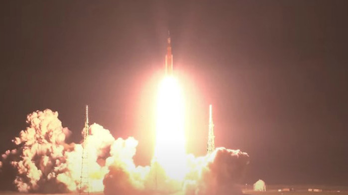 НАСА успешно изстреля новата си ракета до Луната. Мисията Артемис-1