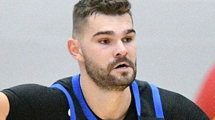 Австралиецът Исак Хъмфрис стана първият действащ професионален баскетболист, който публично