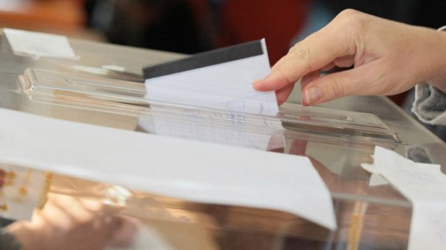 Комисията прие да няма многомандатен изборен район извън страната Рекордно