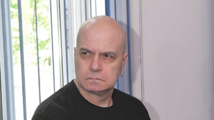 Слави Трифонов сравни парламента с порно