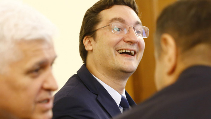 В противоречие с Конституцията: Зарков отново в атака срещу Гешев