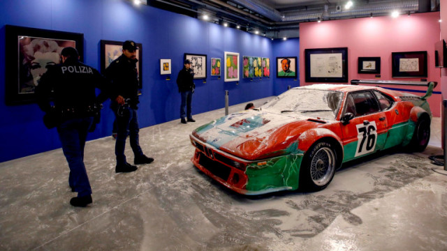 Произведениe на изкуството на Анди Уорхол беше атакувано в Италия