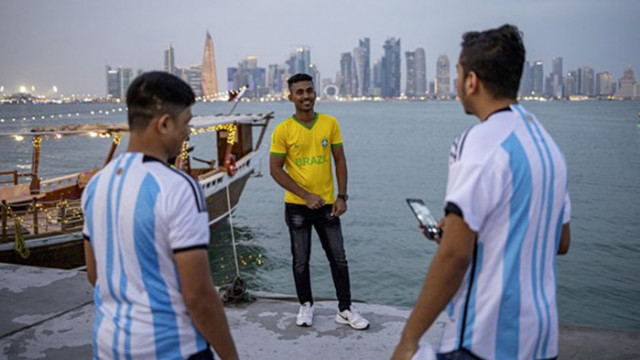 Пакистанци са наети за фенове на световното в Катар твърдят