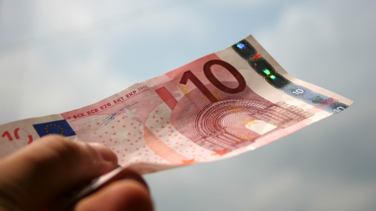Осъдиха условно полицай за поискан подкуп от 10 евро