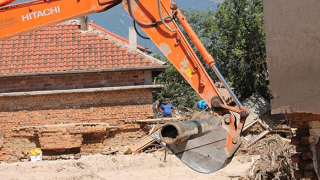 Община Карлово започна днес предоставянето на строителни материали за пострадалите