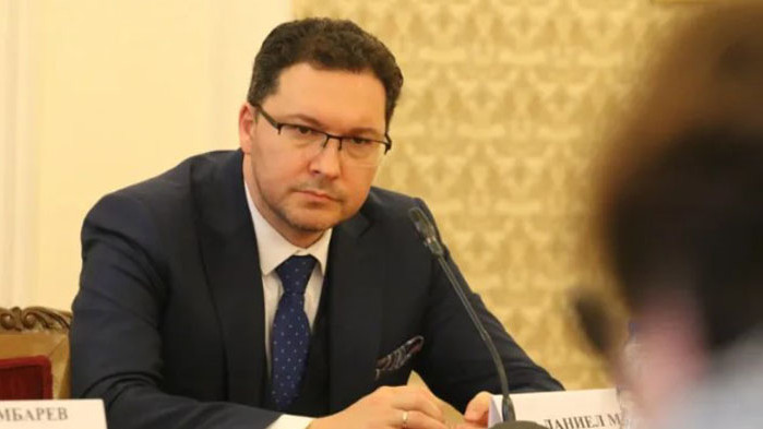 Аз лично ще гласувам на хартия. Разбира се, мога да