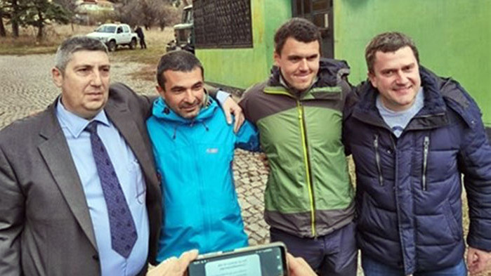 Говорят хората, участвали от първия ден в издирването на 12-годишното