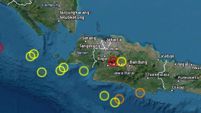 Земетресение на индонезийския остров Ява е взело най-малко 44 жертви