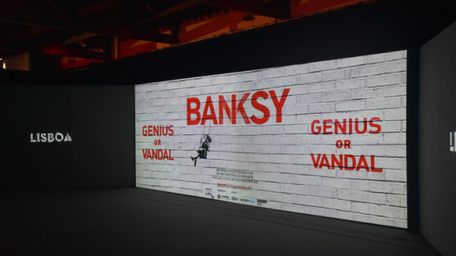 Banksy нападна търговеца на дрехи Guess твърдейки че компанията е