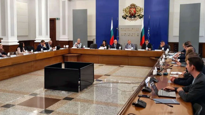 Тристранката отхвърли предложенията на Нинова