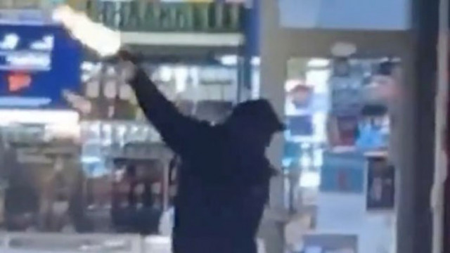 Пиян стреля с пистолет пред магазин в Пловдив
