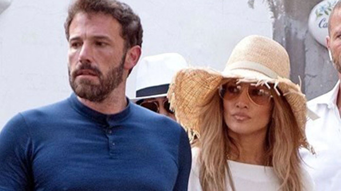 Бенифър атакуват още една социална мрежа, за да се похвалят