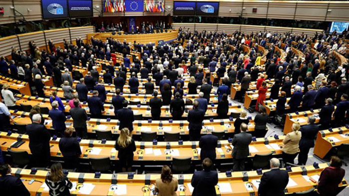 Европейският парламент дава заем от 18 млрд. евро на Украйна през 2023 година