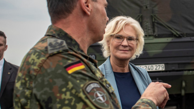 Германският министър на отбраната Кристин Ламбрехт потвърди в четвъртък че противовъздушните