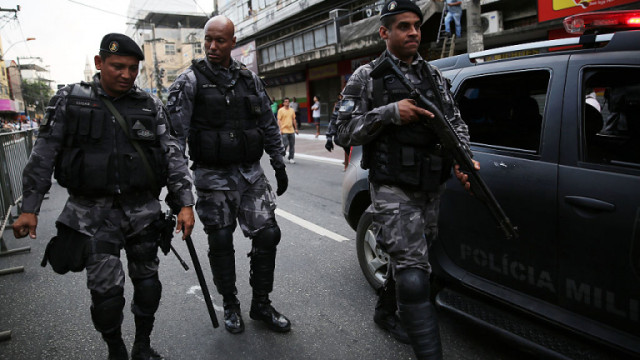 Трима загинали и 11 ранени при нападения в бразилски училища