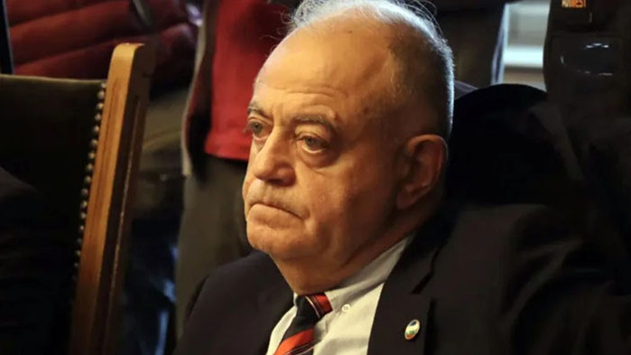 Никаква подкрепа за първия мандат, абсурдно е да се прегърнем