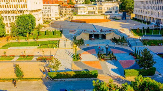 Хванаха мъж да мастурбира в центъра на Асеновград