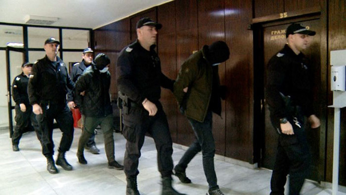 Полицаи, пратени да борят корупцията, към изнудван шофьор: За 10-20 лв. няма какво да говорим