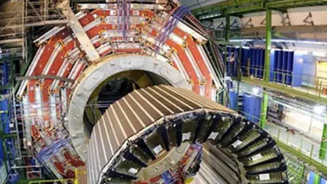 Икономия: ЦЕРН спря по-рано Големия адронен колайдер
