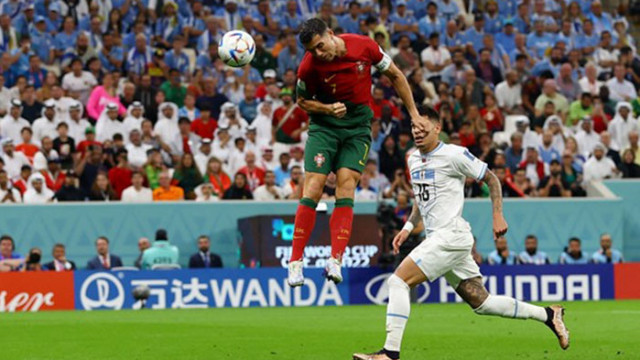 С 2 гола на Бруно Фернандеш Португалия тресна Уругвай и