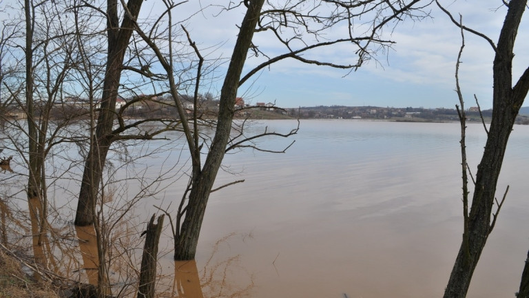 Все още няма резултат от издирването на двамата рибари
