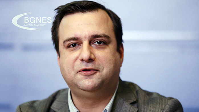 Доц. Попиванов: В първия и третия мандат всичко зависи от ГЕРБ, малцинството няма да издържи