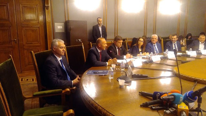 Меморандумът с Gemcorp е прекратен, проследяват теч на информация в частни ръце